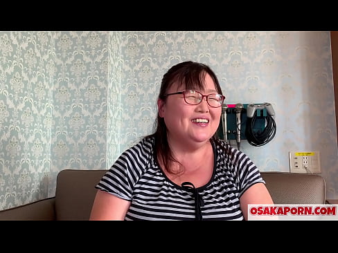❤️ Ama japoniar lodiak bere titi erraldoiak erakusten ditu eta sexu jostailu batekin gozatzen du. 51 urteko ama asiar batek bere sexu-esperientziaz hitz egiten du. Yukiko 1 OSAKAPORN milf gantz Sexu bideoa gugan ❌️